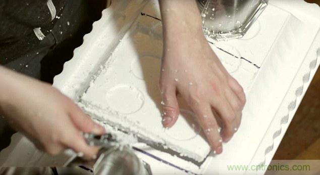 夏天太熱空調太貴？六步低成本DIY冷氣