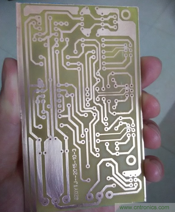 嘗試了四次PCB制作， 最后一發(fā)算是成功了