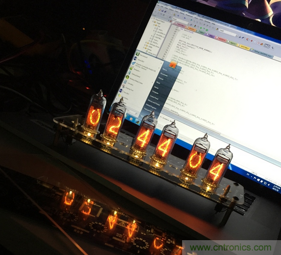 瘋狂技術(shù)男DIY了一個輝光時鐘