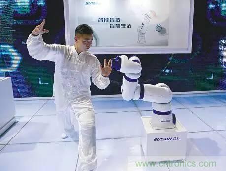 協(xié)作機(jī)器人伺服、傳感器核心器件大揭秘