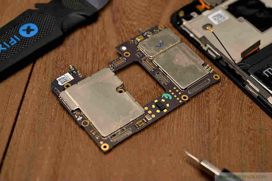 拆解魅族15 Plus：玩轉(zhuǎn)了新概念，但其工藝究竟如何？