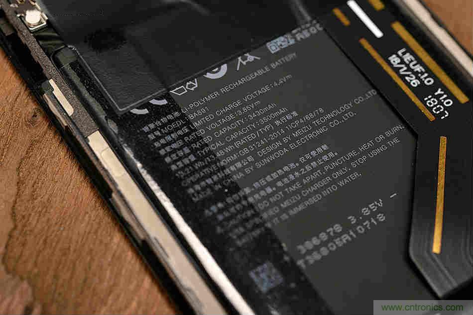 拆解魅族15 Plus：玩轉(zhuǎn)了新概念，但其工藝究竟如何？