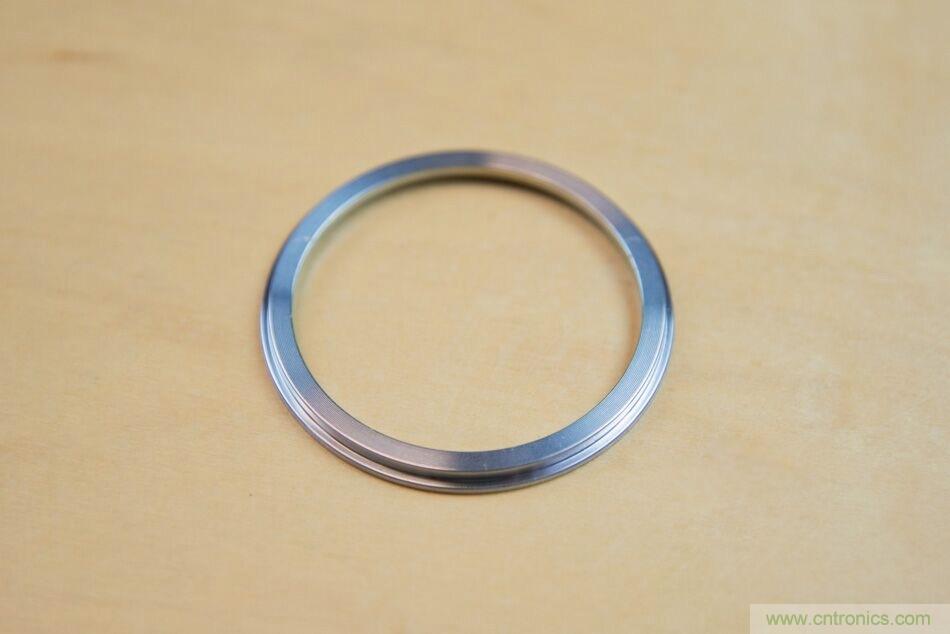 拆解戴森吹風(fēng)機(jī)：近三千元的價(jià)格貴在哪？