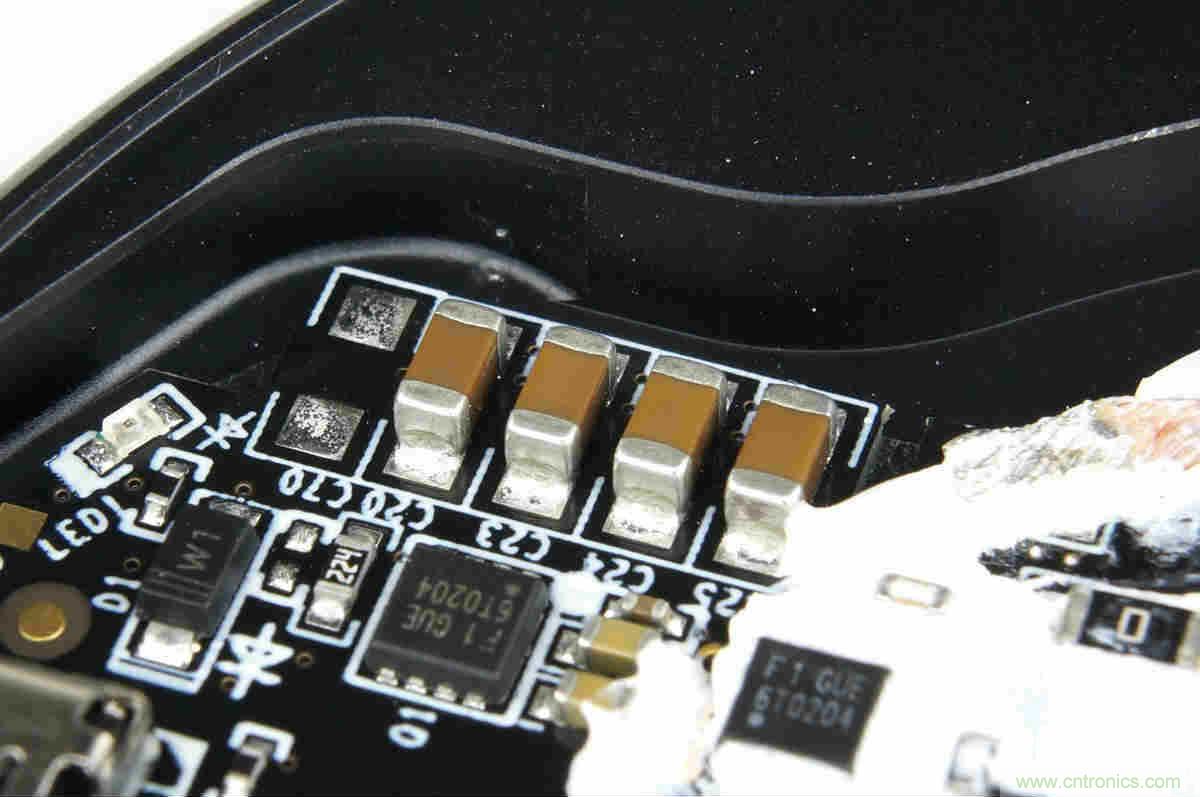 拆解對比：系出同門，小米、紫米無線充電器的差別有多大？