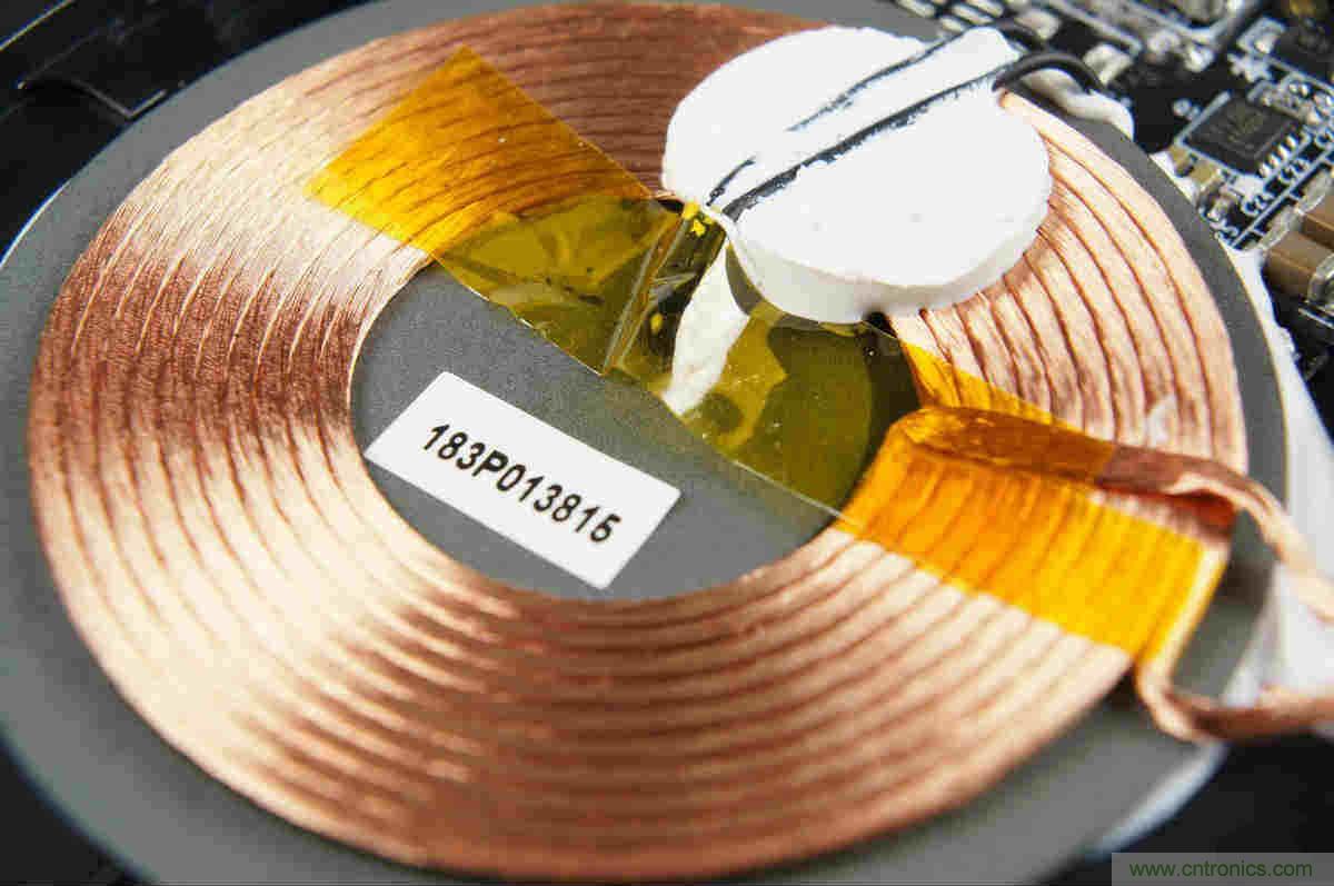 拆解對比：系出同門，小米、紫米無線充電器的差別有多大？