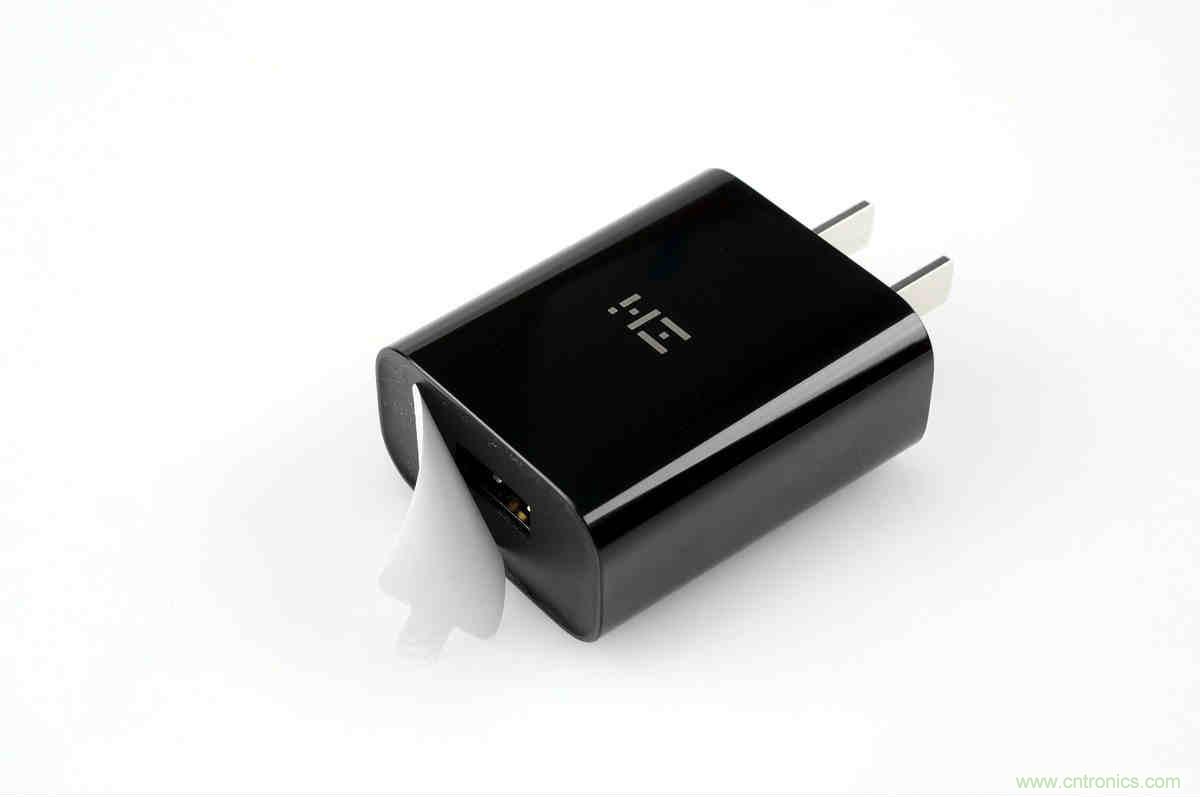 拆解對比：系出同門，小米、紫米無線充電器的差別有多大？