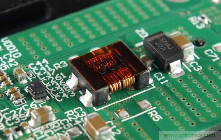 拆解對比：系出同門，小米、紫米無線充電器的差別有多大？