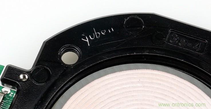 拆解對比：系出同門，小米、紫米無線充電器的差別有多大？