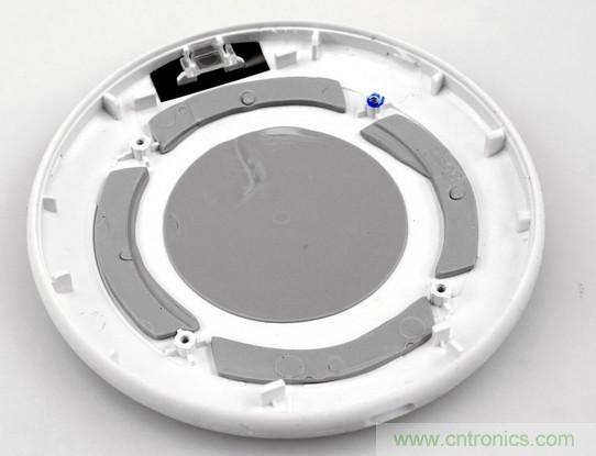 拆解對比：系出同門，小米、紫米無線充電器的差別有多大？