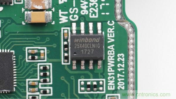 拆解華為保時(shí)捷設(shè)計(jì)快充無(wú)線充電器：憑啥能賣699？