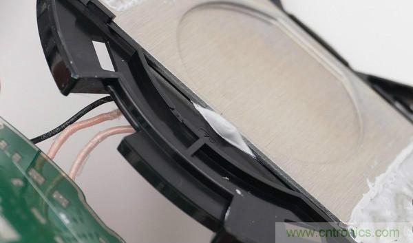 拆解華為保時(shí)捷設(shè)計(jì)快充無(wú)線充電器：憑啥能賣699？