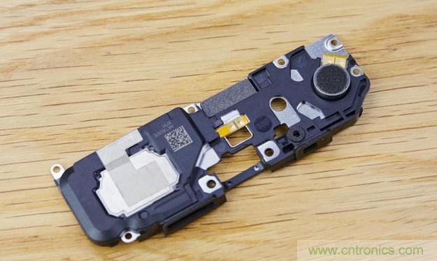 拆解黑鯊手機(jī)：多級(jí)直觸一體式液冷系統(tǒng)有什么門道？