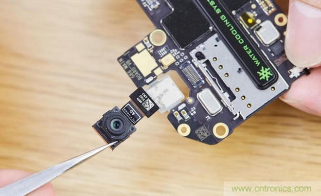 拆解黑鯊手機(jī)：多級(jí)直觸一體式液冷系統(tǒng)有什么門道？