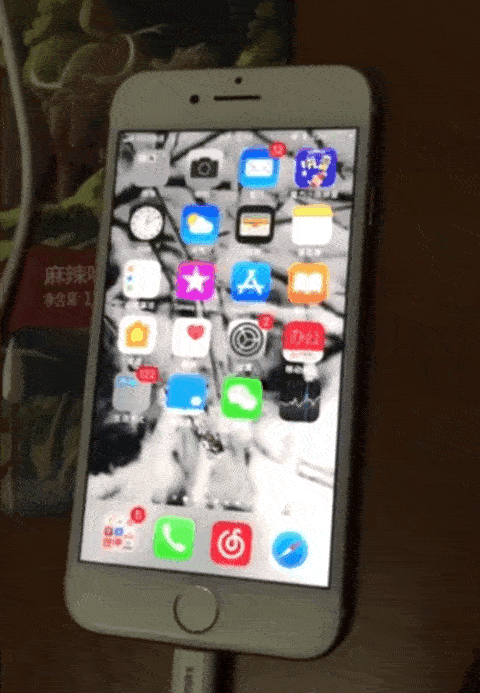 拆了個(gè)電容之后，我的iPhone也會(huì)自動(dòng)訂房了