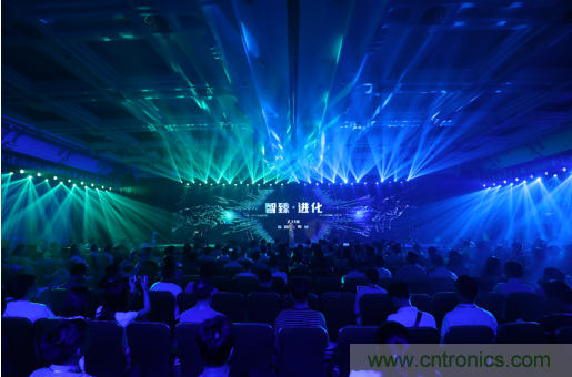 打破認(rèn)知！ITOO EDGE 5革命性智能中控上市在即，智能引擎如何為住宅注入智能化動(dòng)力