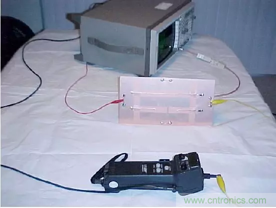 PCB割地對系統(tǒng)ESD是否有影響？