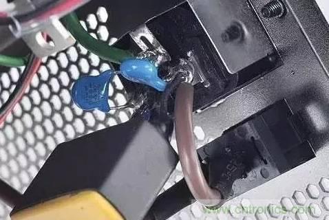 電源內(nèi)部&ldquo;一目了然&rdquo;