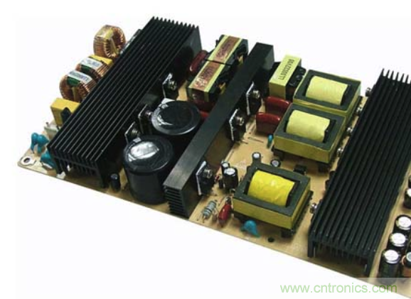 如何使用反向二極管來保護(hù)電源？