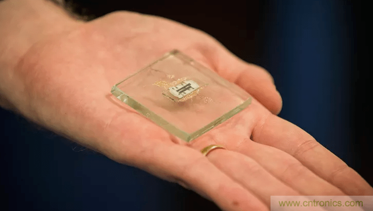 集成電路是如何被發(fā)明的？