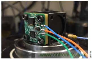10kHz MEMS加速度計(jì)，提供4mA至20mA輸出，適合狀態(tài)監(jiān)控應(yīng)用
