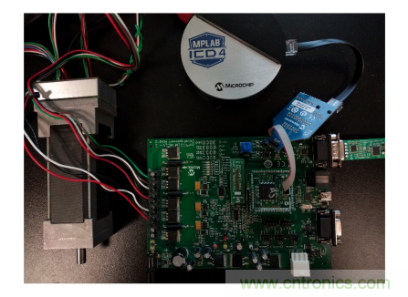 如何使用降階隆伯格觀測器估算永磁同步電機(jī)的轉(zhuǎn)子磁鏈位置？