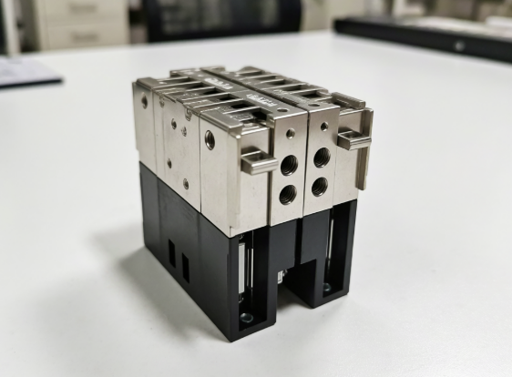 控制信號的“蒲公英”：中間繼電器如何實現(xiàn)安全的多路分發(fā)與隔離